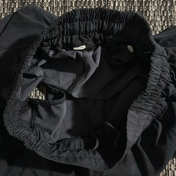 Lululemon Hotty Hot Short II *Long 4" - Picture 5 of 5